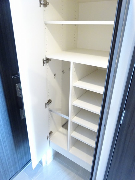 14/14 エントランス