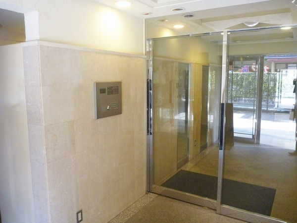 4/4 エントランス