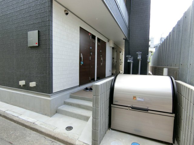 2/2 エントランス