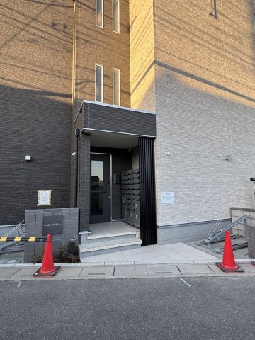 23/23 エントランス