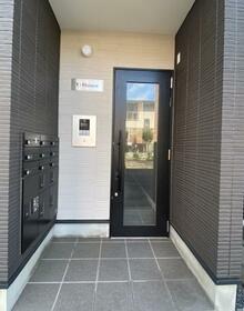 15/15 エントランス