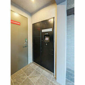 16/16 エントランス