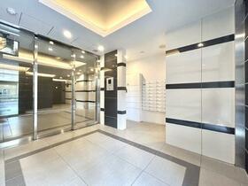 2/2 エントランス