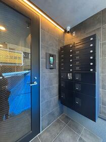 13/13 エントランス