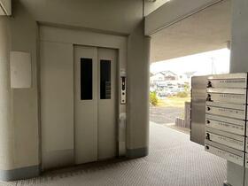 5/5 エントランス