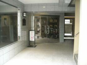 2/2 エントランス