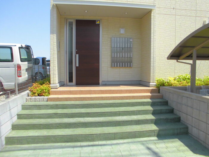 5/5 エントランス