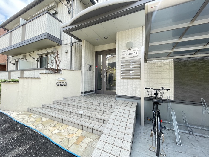 13/19 エントランス