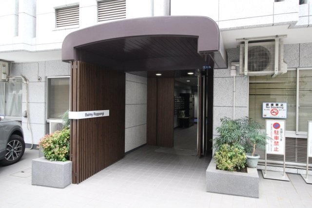 17/19 エントランス