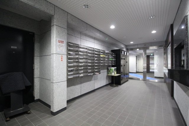 18/19 エントランス