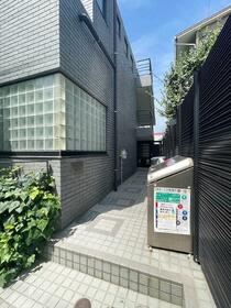 14/14 エントランス