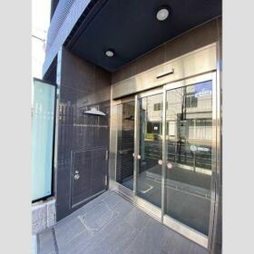 16/16 エントランス