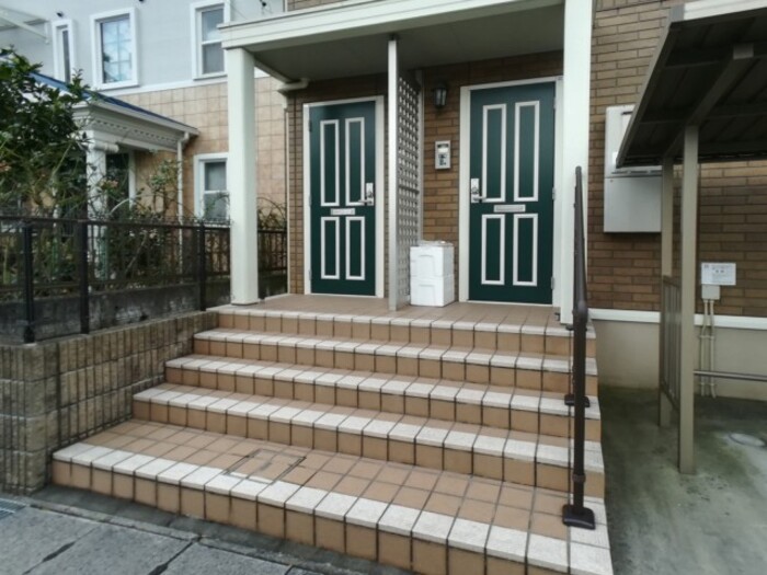 19/28 エントランス