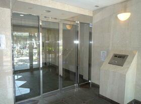 16/16 エントランス