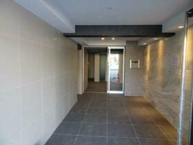 5/5 エントランス