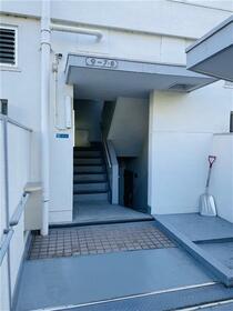 13/13 エントランス