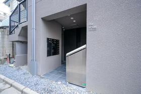 13/13 エントランス