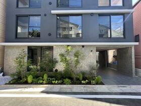 16/16 エントランス