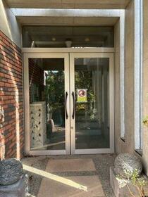 16/16 エントランス