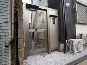 16/16 エントランス