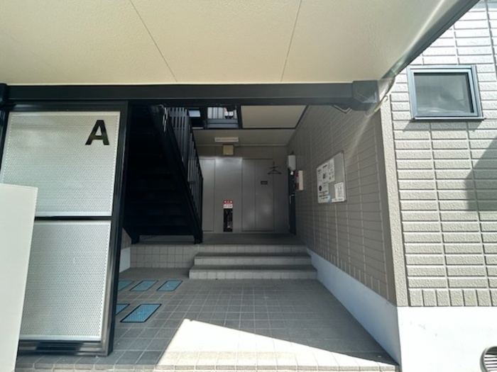 18/21 エントランス