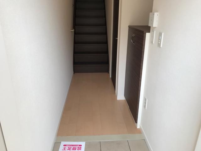 13/28 玄関