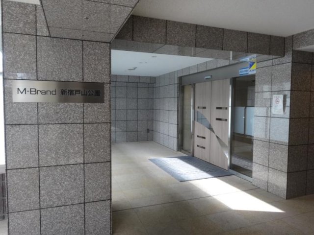 17/19 エントランス