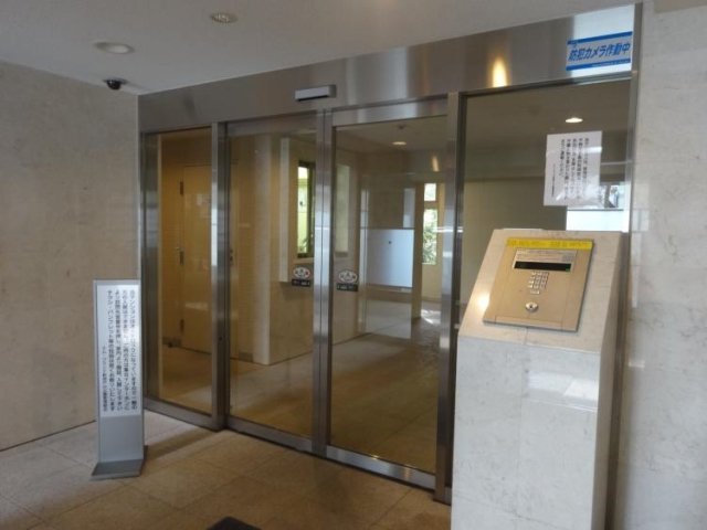 18/19 エントランス