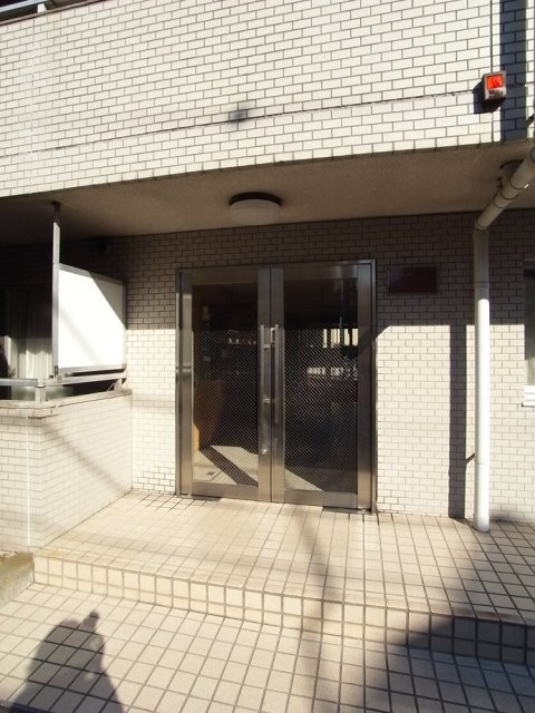 8/10 エントランス