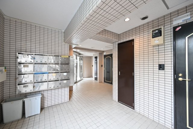 13/19 エントランス