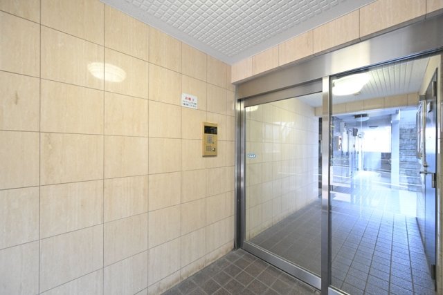 15/17 エントランス