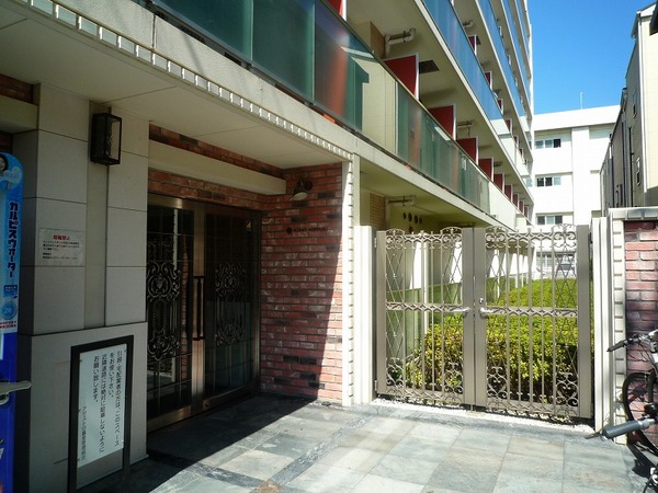 4/5 エントランス