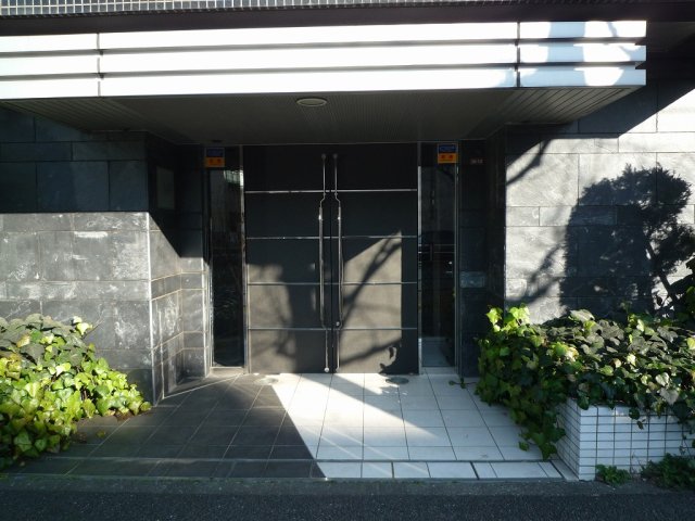 15/16 エントランス