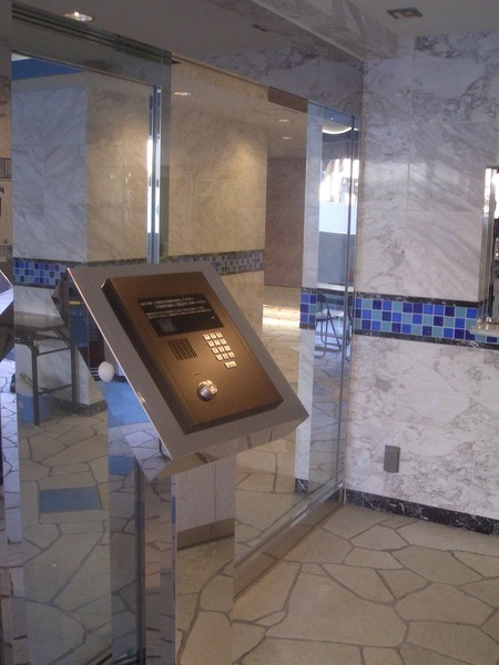 14/14 エントランス