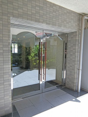 2/2 エントランス