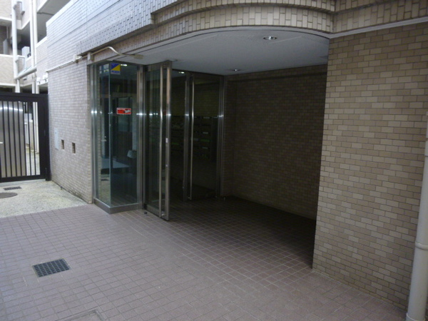 14/14 エントランス