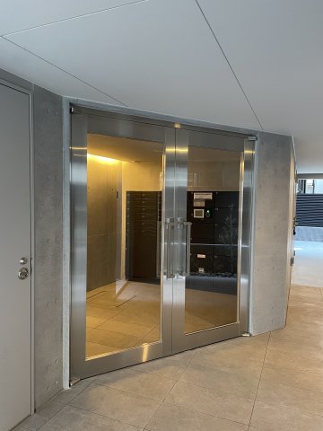 8/8 エントランス