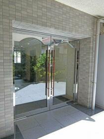 16/16 エントランス