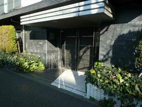 16/16 エントランス