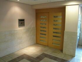 16/16 エントランス