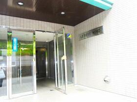 16/16 エントランス