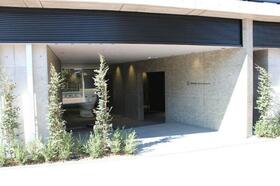 16/16 エントランス