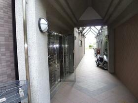 13/13 エントランス