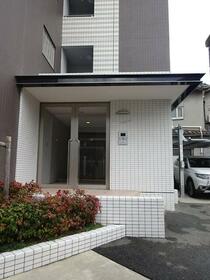 14/14 エントランス