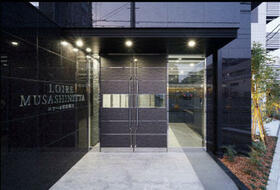 2/2 エントランス