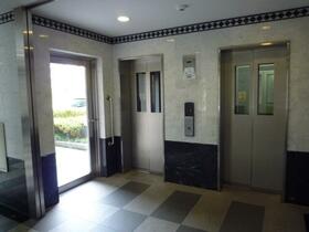 13/13 エントランス