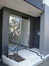 16/16 エントランス