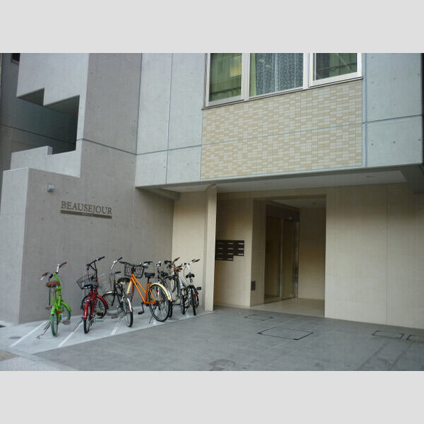 13/25 エントランス