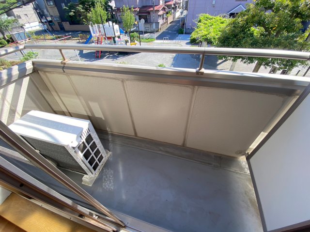 13/19 バルコニー