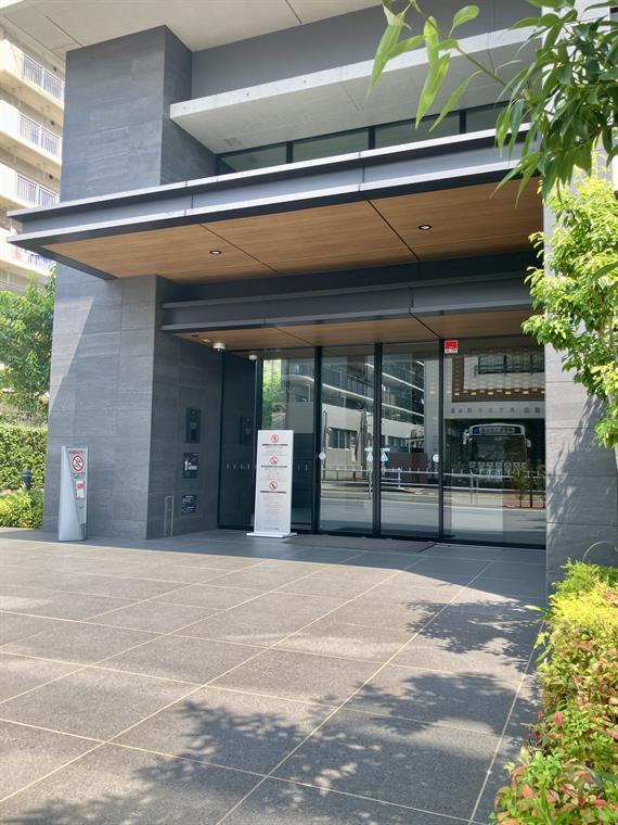 2/2 エントランス